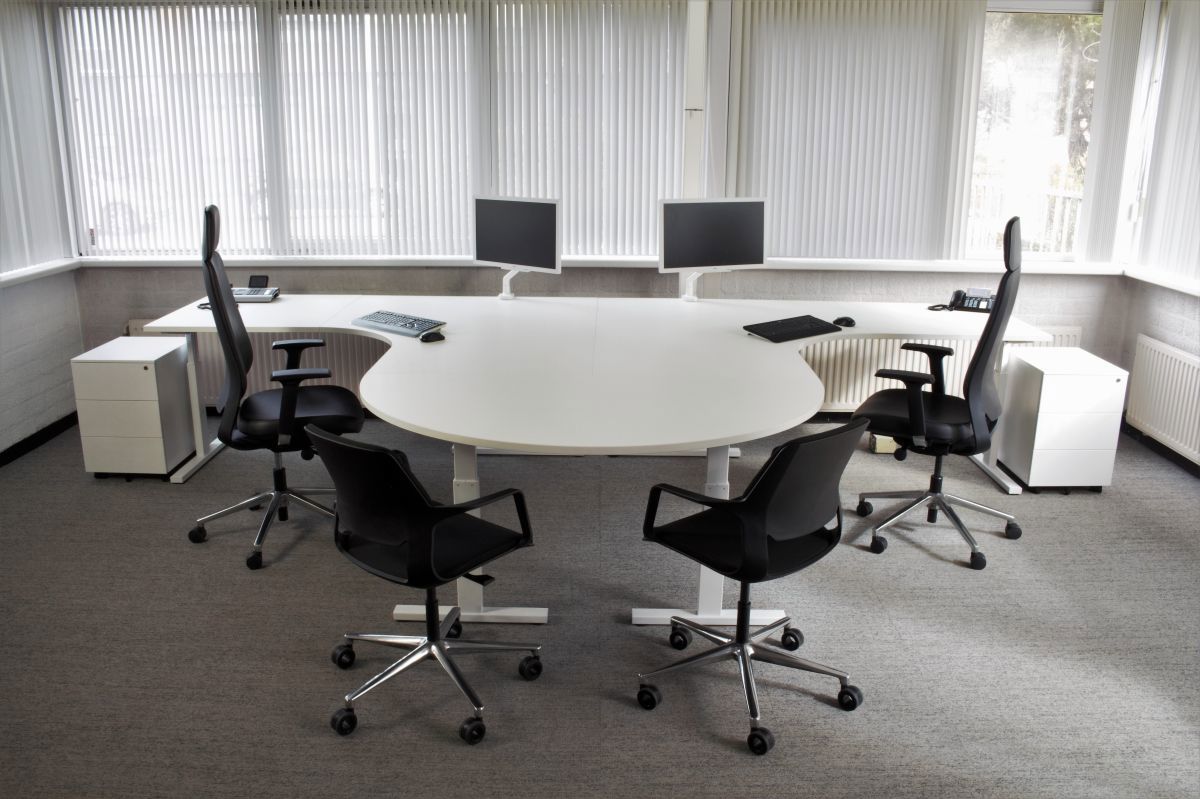 Bureaueiland TUBE met half rond aanzetstuk