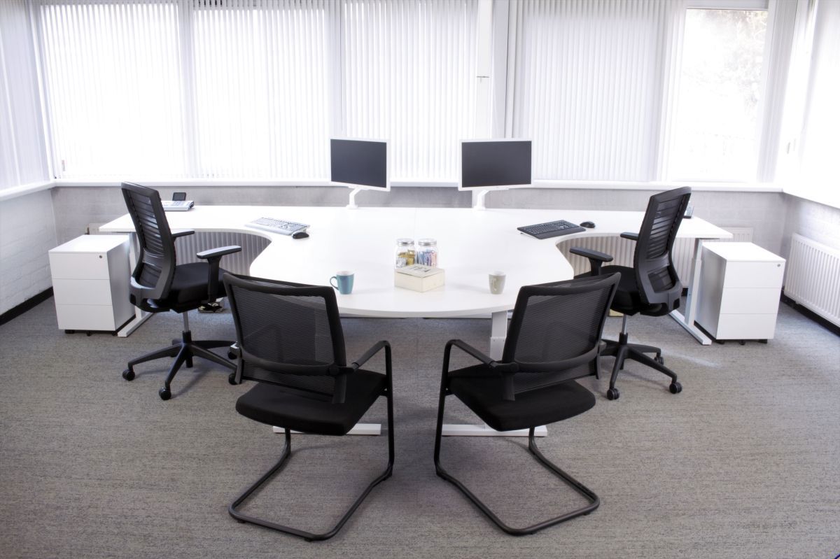 Bureaueiland TUBE met half rond aanzetstuk